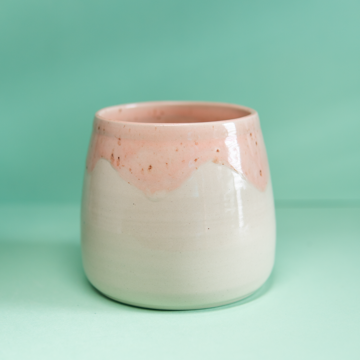 Dango à la fraise - Cache Pot - très léger défaut