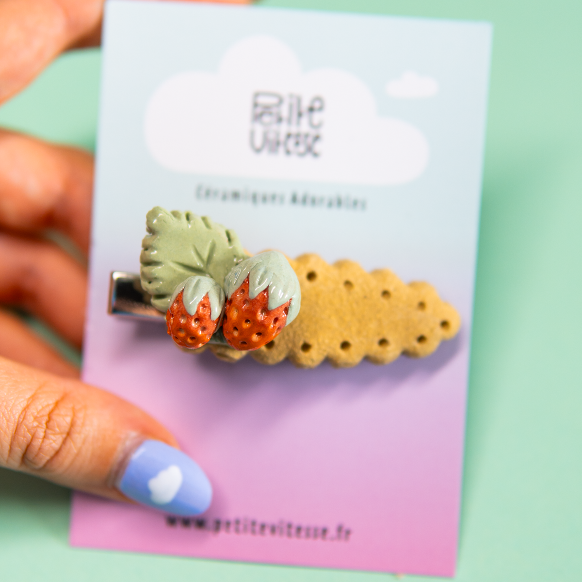 Biscuit fraise - Barrette a cheveux ceramique