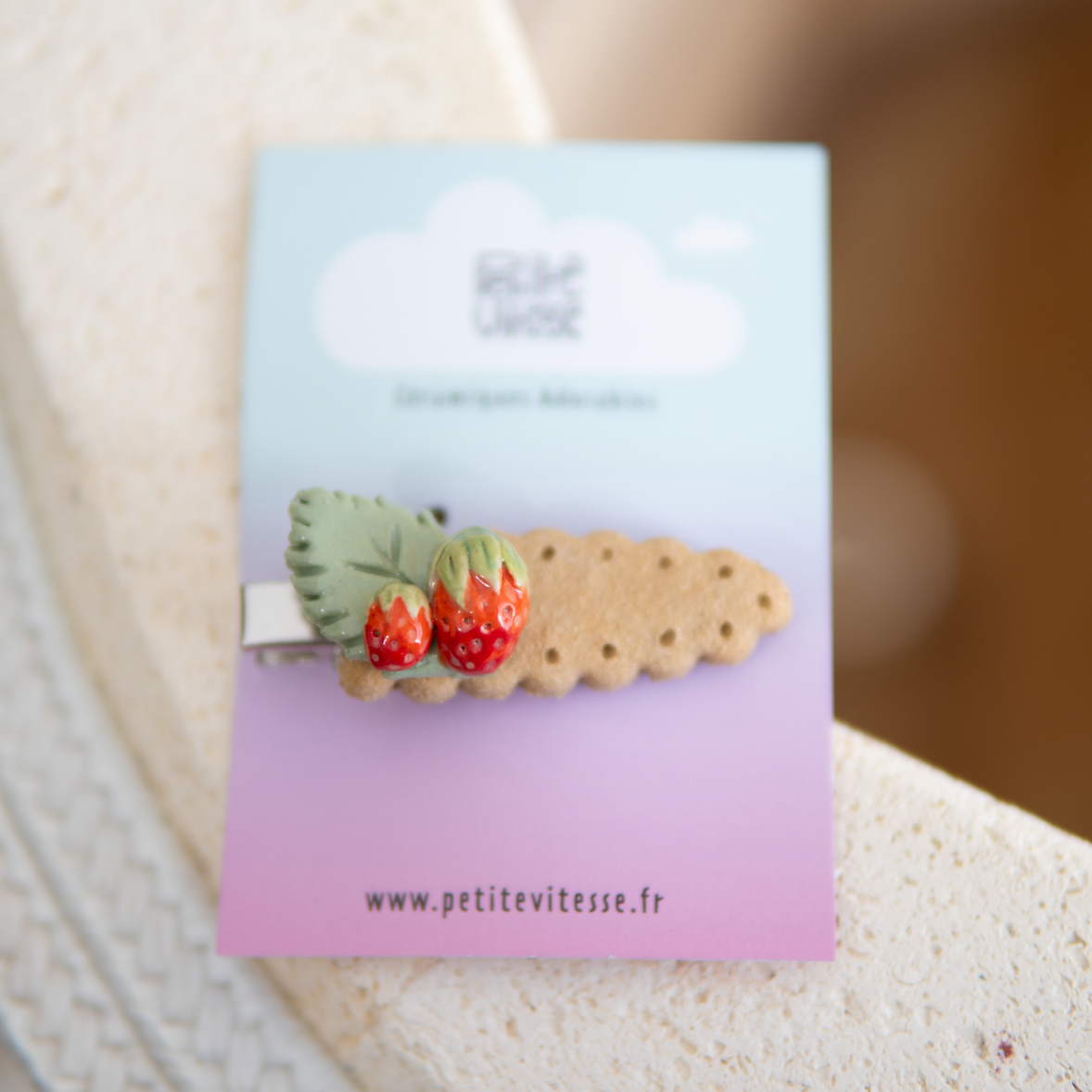 Biscuit fraise - Barrette a cheveux ceramique