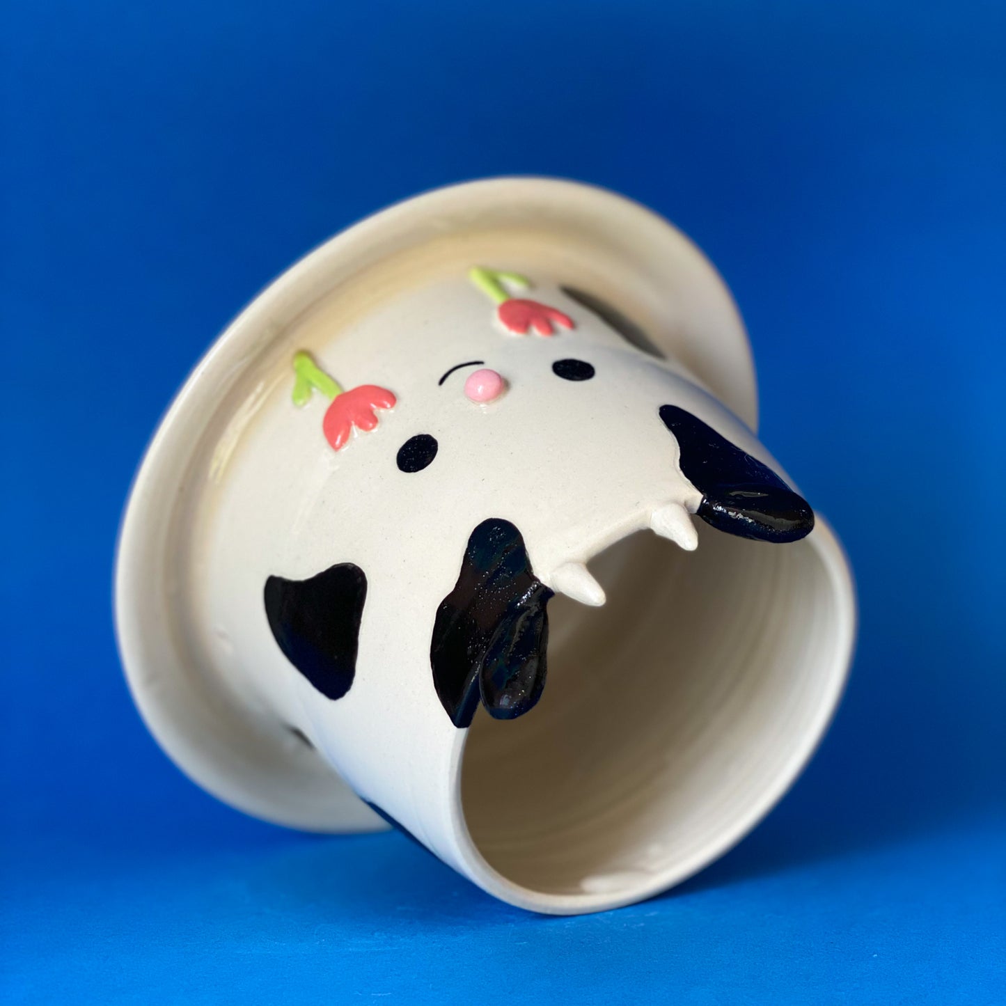 Vache - pot tourné avec soucoupe intégrée