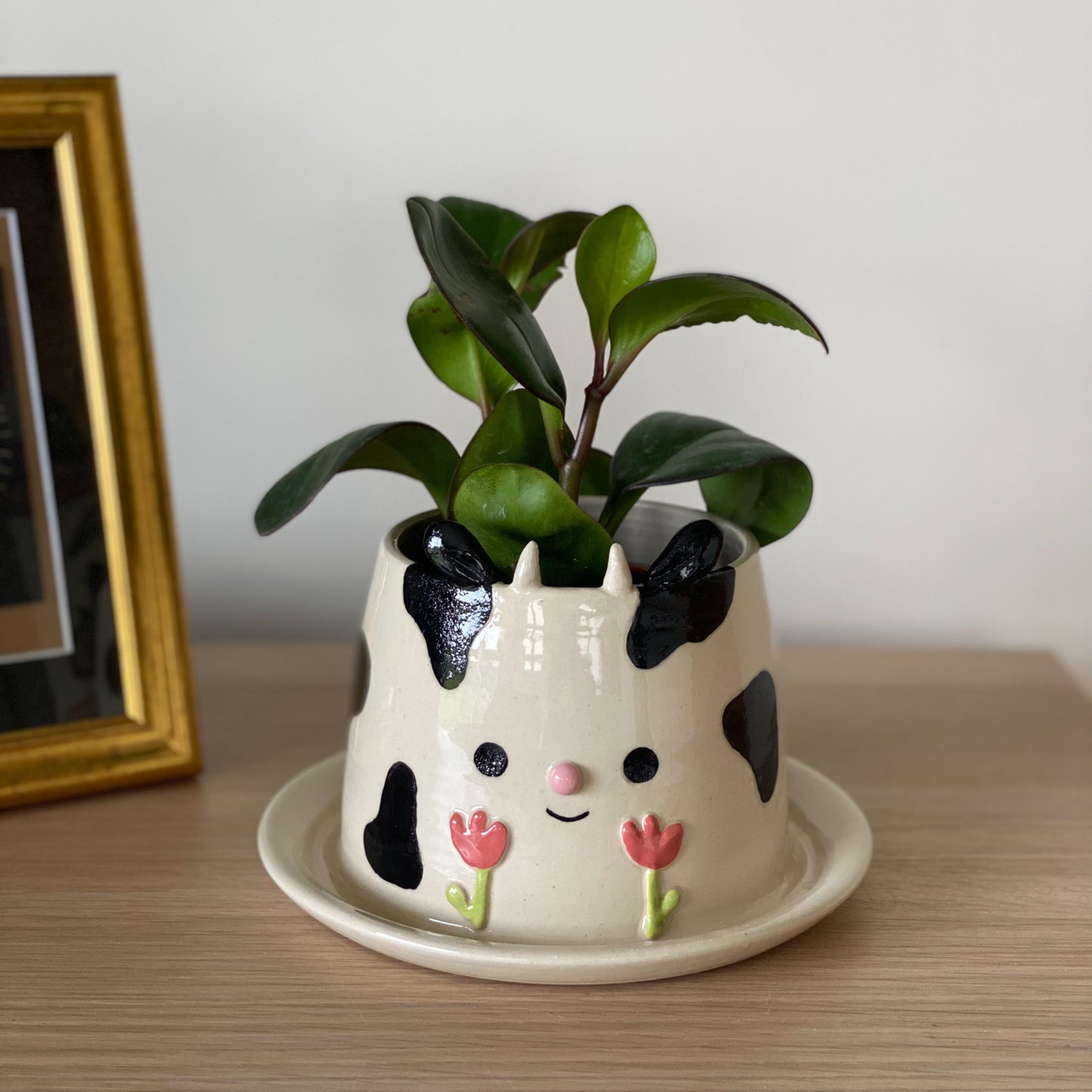 Vache - pot tourné avec soucoupe intégrée