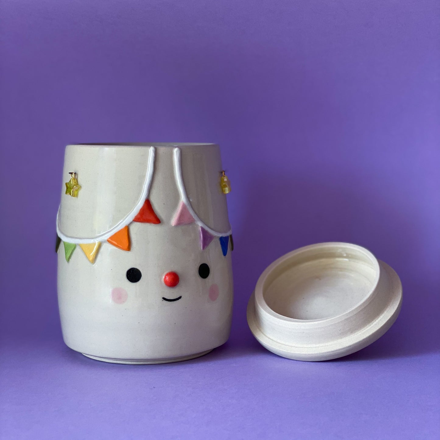 Fanions - Boîte haute à pompon